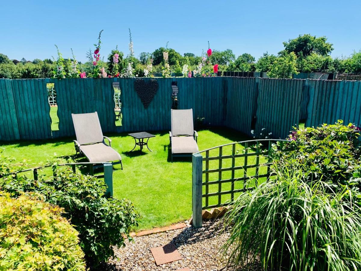 Pheasant Suites Colchester Extérieur photo